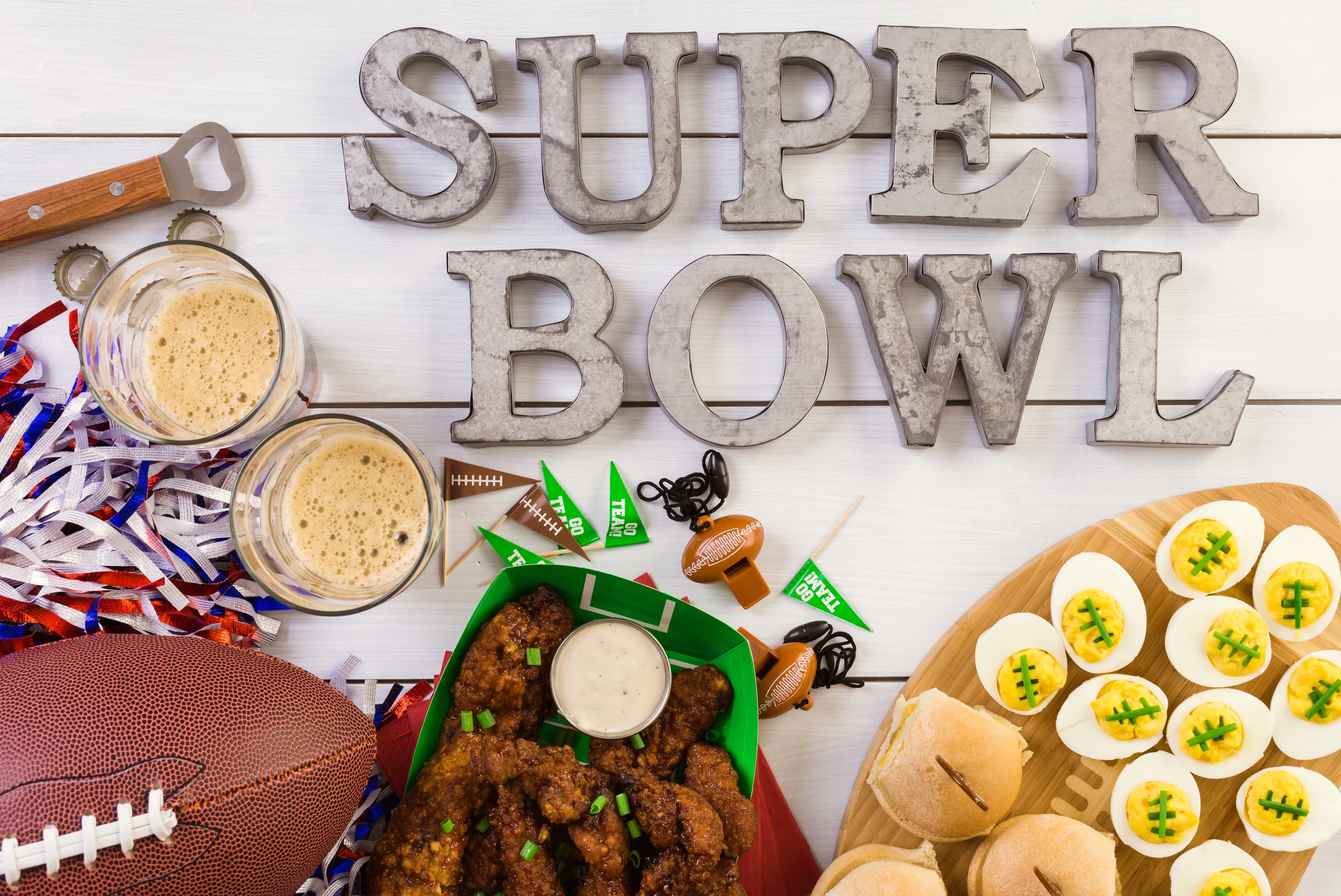 6 Tips for Throwing a Super Bowl Party on a Budget + 4 Recipes  Bowl party  food, Super bowl food stadium, Superbowl party food